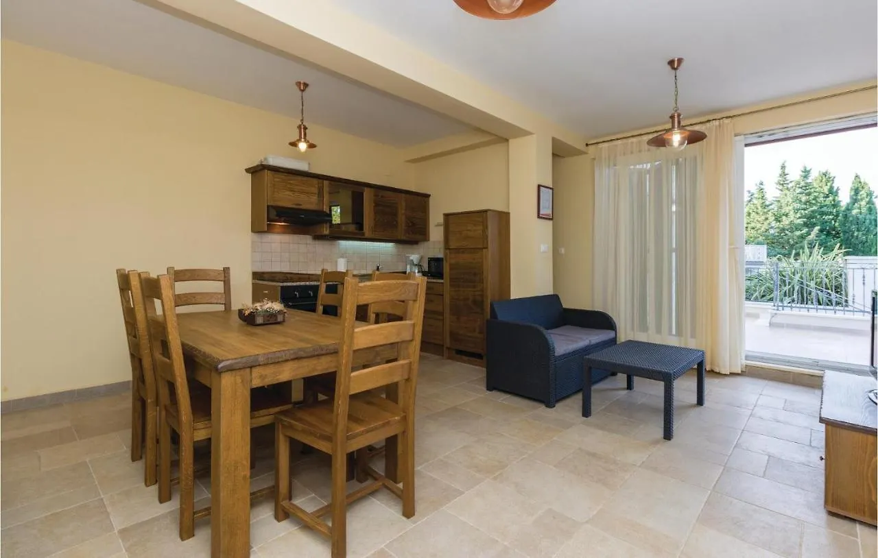 Stunning Home In Zman With Kitchen Holiday home