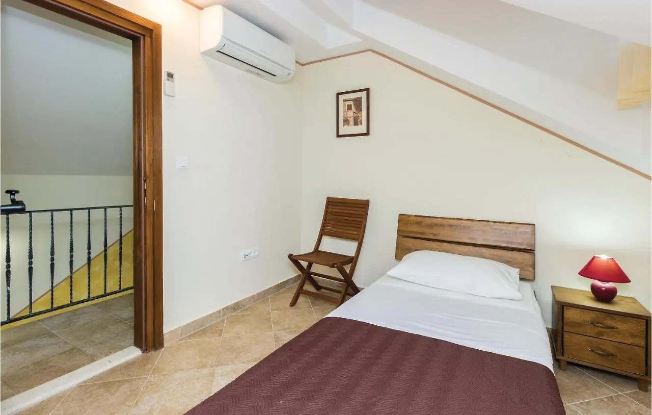 Holiday home Stunning Home In Zman With Kitchen Croatia