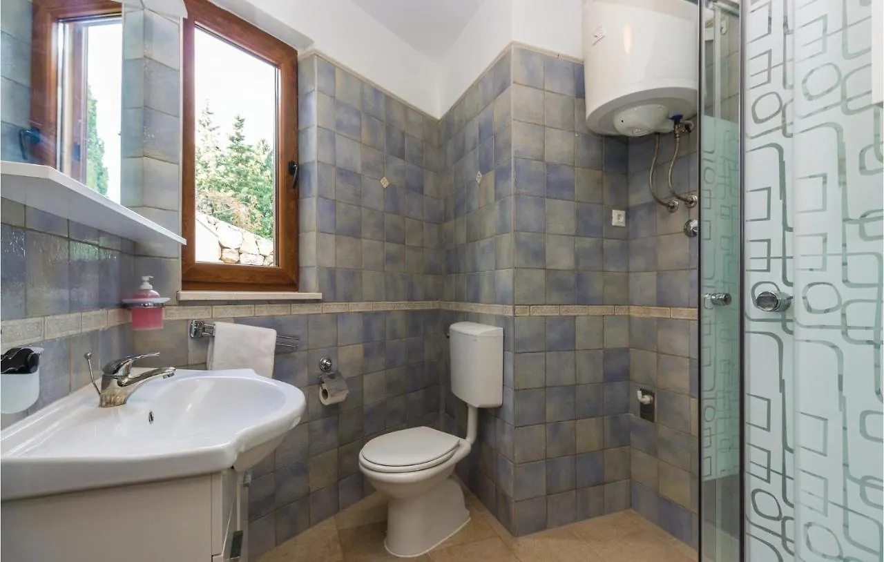 Stunning Home In Zman With Kitchen 0*,