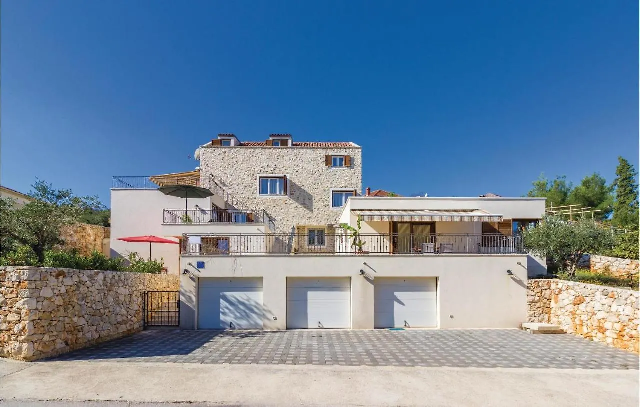 Holiday home Stunning Home In Zman With Kitchen