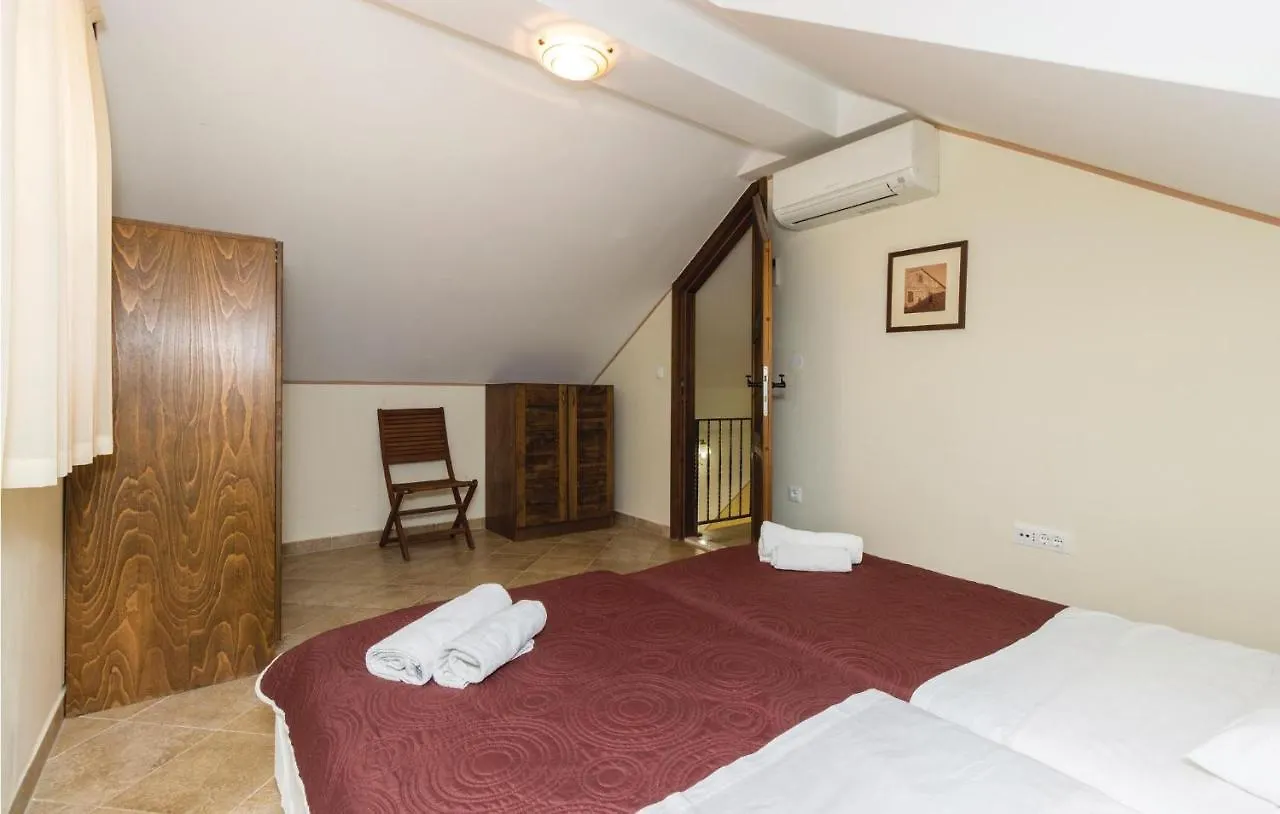 Holiday home Stunning Home In Zman With Kitchen