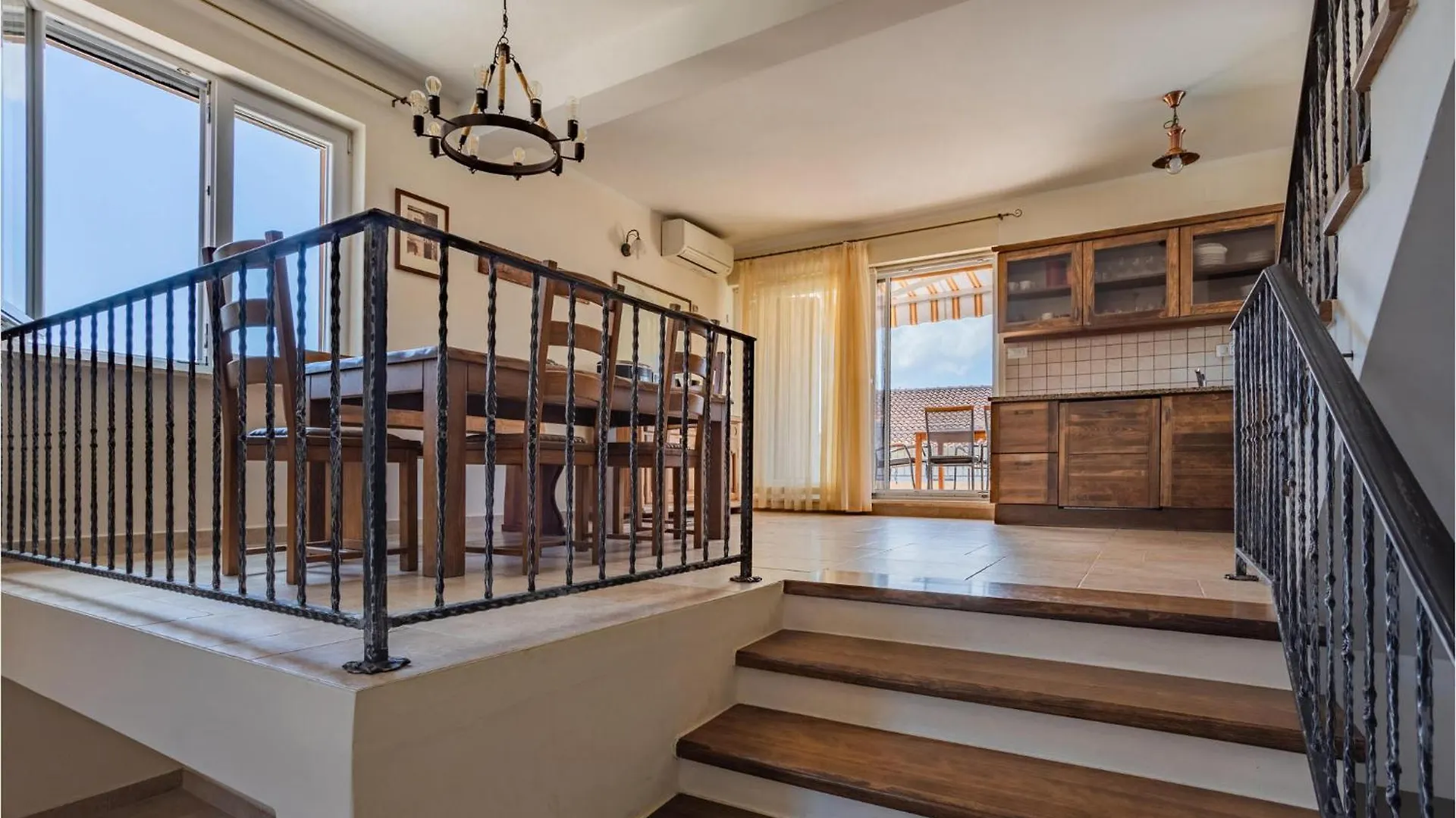 Stunning Home In Zman With Kitchen